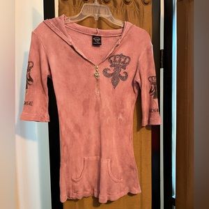 Pink with sparkling black beaded design. 100% combed cotton.